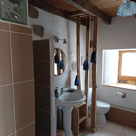 Au Repos De La Sioule Holiday home Menat