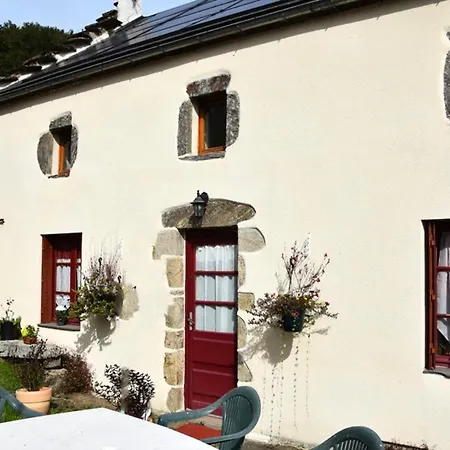 Au Repos De La Sioule Holiday home *