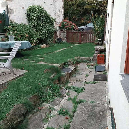 Au Repos De La Sioule *